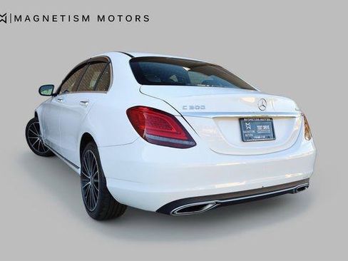 Used 2020 Mercedes-Benz C 300 4MATIC Sedan image 3