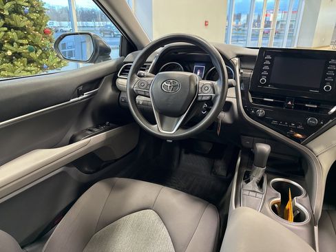 Used 2022 Toyota Camry LE image 17