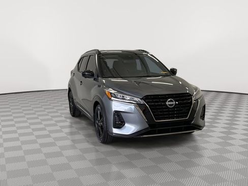 Used 2023 Nissan Kicks SR FWD image 2