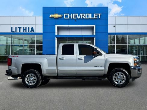 Used 2015 Chevrolet Silverado 2500 LT w/ LT Convenience Package AWD/4WD image 8