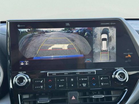 Used 2022 Toyota Highlander Limited AWD/4WD image 31