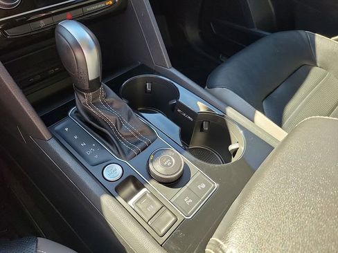 Used 2022 Volkswagen Atlas SEL Premium image 17