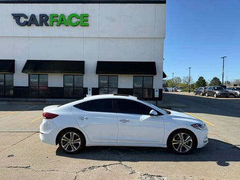 Used 2017 Hyundai Elantra Limited w/ Limited Tech Package 04 image 16