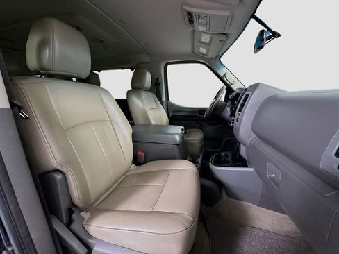 Used 2016 Nissan NV 3500 SL image 24