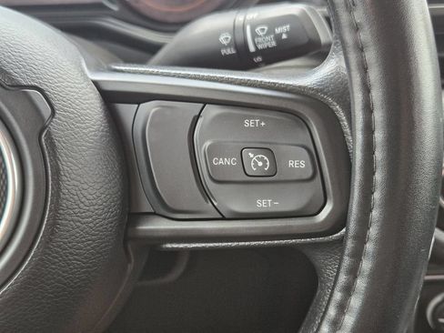 Used 2025 Jeep Wrangler Sport AWD/4WD image 28