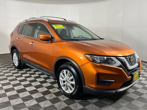 Used 2019 Nissan Rogue SV AWD/4WD image 3