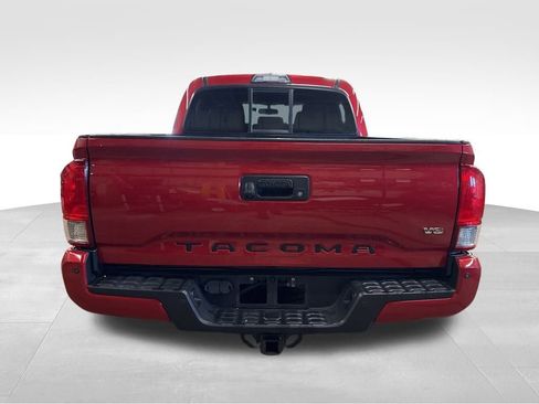 Used 2016 Toyota Tacoma TRD Off-Road image 4