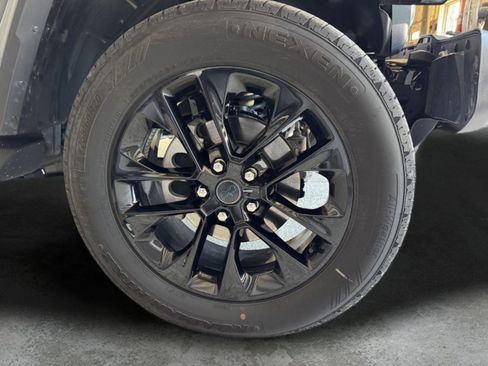 Used 2025 Jeep Wrangler Unlimited Sahara AWD/4WD image 27