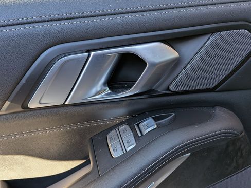 Used 2025 BMW X7 xDrive40i w/ Premium Package image 28