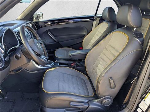 Used 2018 Volkswagen Beetle 2.0T Dune image 16