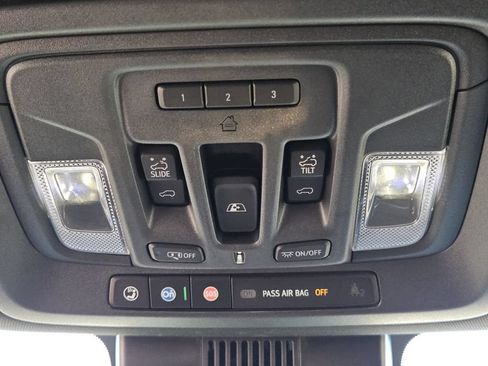 Used 2025 Chevrolet Silverado 2500 High Country w/ Technology Package AWD/4WD image 21