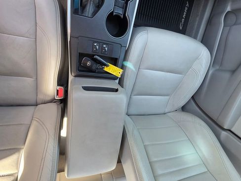 Used 2015 Toyota Camry XLE w/ Moonroof Package FWD image 16