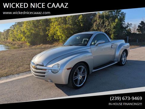 Used 2004 Chevrolet SSR w/ Preferred Equipment Group image 1