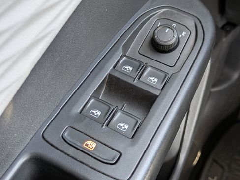 Used 2022 Volkswagen Taos S image 20