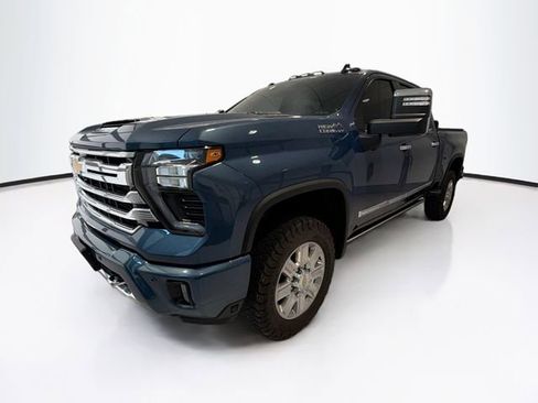 Used 2024 Chevrolet Silverado 3500 High Country w/ Technology Package AWD/4WD image 3