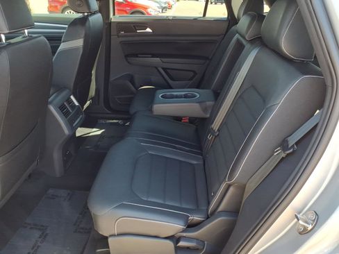 Certified 2020 Volkswagen Atlas Cross Sport SEL Premium image 24
