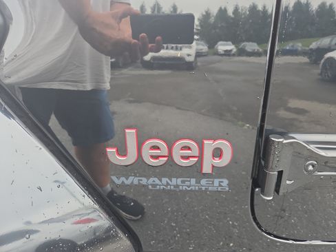 Used 2020 Jeep Wrangler Unlimited Rubicon AWD/4WD image 24