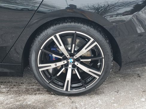 Used 2025 BMW 530i xDrive w/ M Sport Package image 28