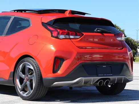 Used 2019 Hyundai Veloster Turbo image 2