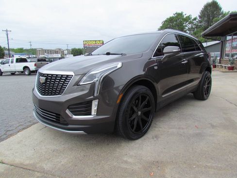 Used 2020 Cadillac XT5 Premium Luxury FWD image 4