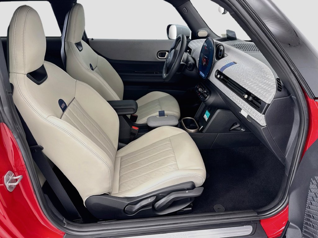 Certified 2026 MINI Cooper 2-Door Hardtop FWD image 22