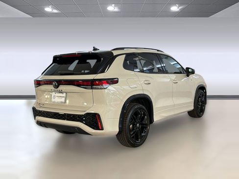 New 2026 Volkswagen Tiguan SE R-Line FWD image 9