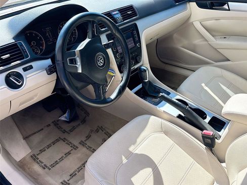 Used 2013 Volkswagen Passat 2.5 SE image 10