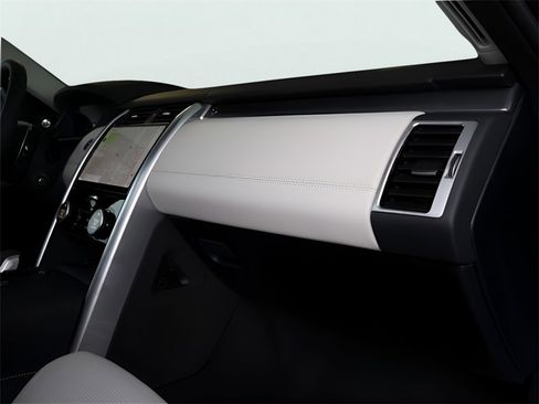 New 2025 Land Rover Discovery Metropolitan Edition image 22