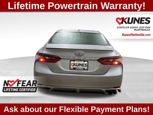 Used 2024 Toyota Camry SE image 6