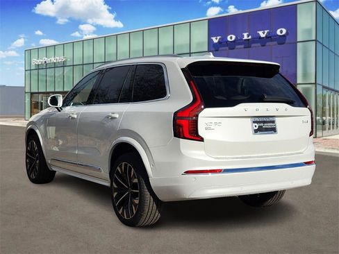 New 2026 Volvo XC90 B6 Plus w/ Protection Package Premier image 32