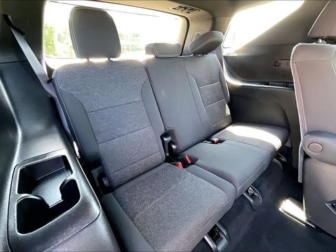 Used 2024 Chevrolet Traverse LT FWD image 25
