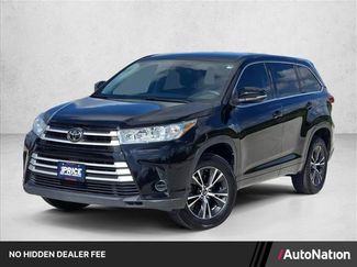 Used 2017 Toyota Highlander LE FWD video 1