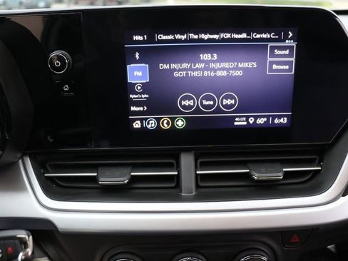 Used 2024 Chevrolet Trax LS w/ LS Convenience Package FWD image 21