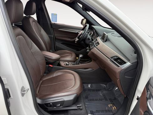 Used 2017 BMW X1 xDrive28i image 19