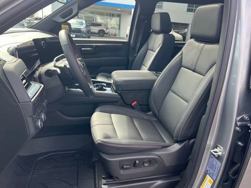 New 2026 Chevrolet Suburban RST w/ RST Capability Package AWD/4WD image 23