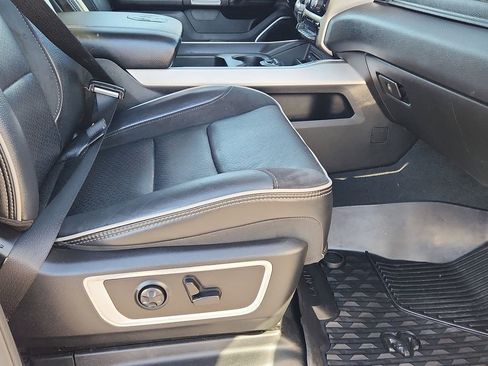 Used 2019 RAM 1500 Laramie image 12