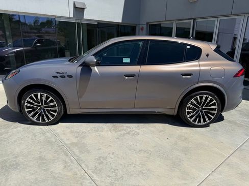 Certified 2025 Maserati Grecale Folgore AWD/4WD image 5