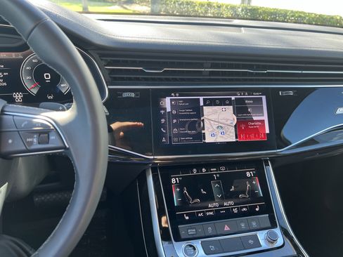 Certified 2025 Audi Q7 2.0T Premium w/ Convenience Plus Package image 18