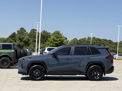 Used 2026 Toyota RAV4 SE FWD image 3