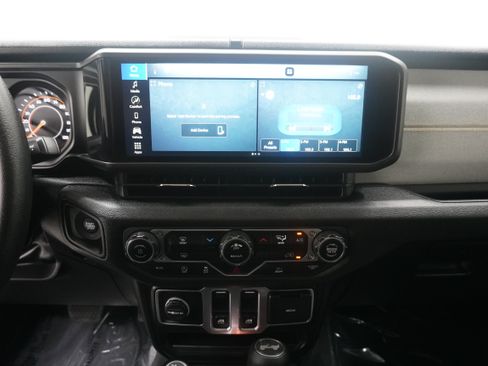Used 2025 Jeep Wrangler Sport AWD/4WD image 18