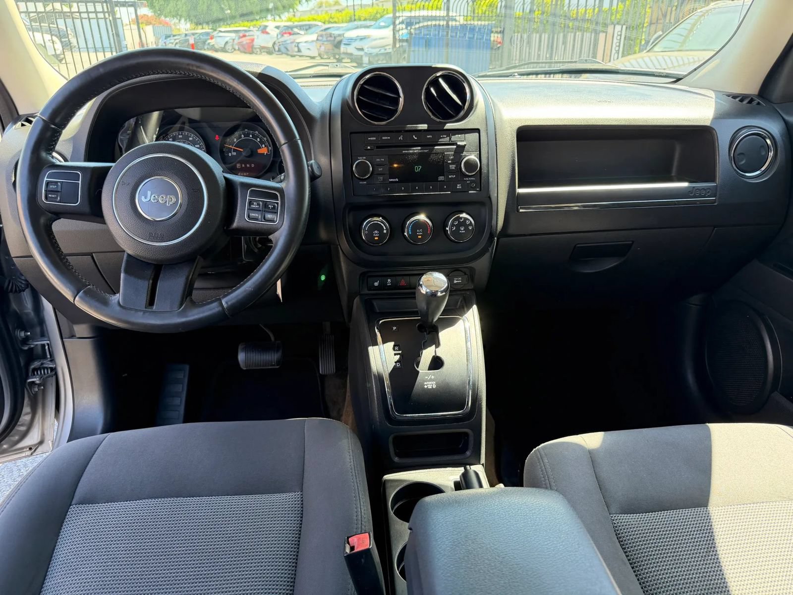 Used 2016 Jeep Patriot Latitude FWD image 30