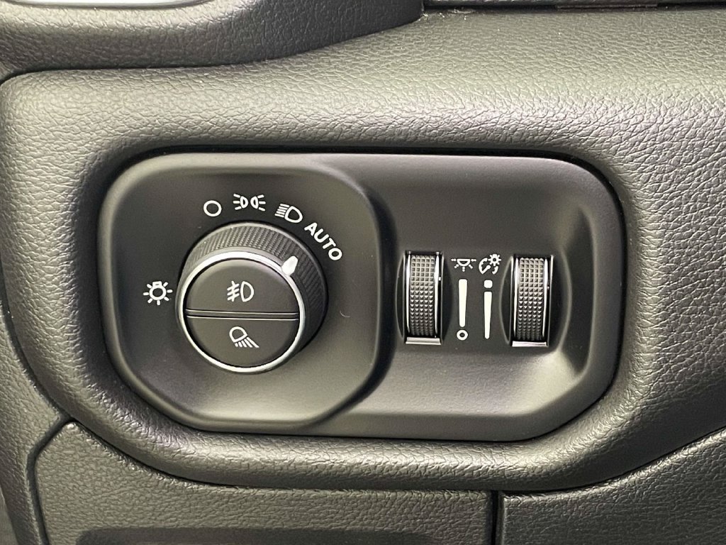 Used 2024 Land Rover Defender 110 S AWD/4WD image 60