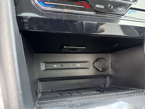 New 2025 Volkswagen Taos SE image 33