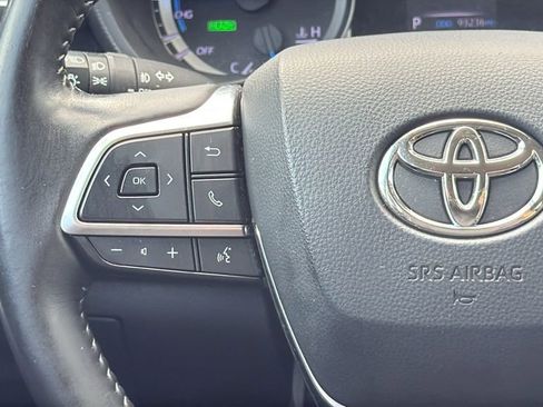 Used 2021 Toyota Highlander LE AWD/4WD image 22