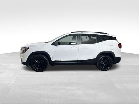 Used 2024 GMC Terrain SLE w/ Driver Convenience Package AWD/4WD image 2
