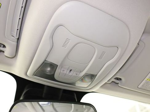 Used 2018 Jeep Renegade Latitude image 26