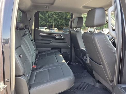Used 2023 Chevrolet Silverado 1500 LT AWD/4WD image 18