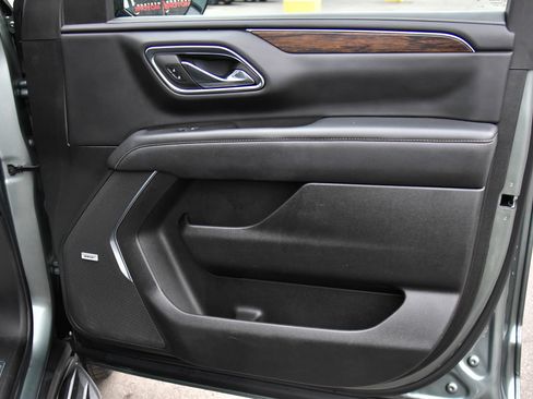 Used 2023 Chevrolet Suburban Premier image 50