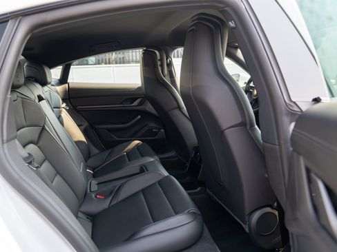 Certified 2025 Porsche Taycan 4S AWD/4WD image 23