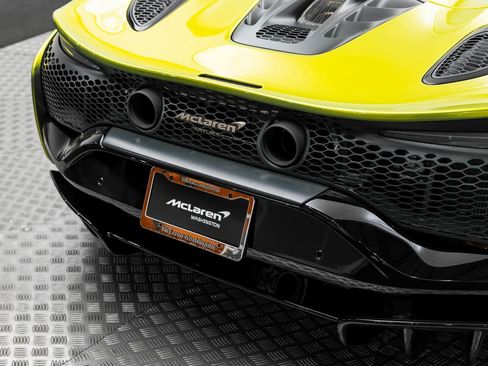 Used 2025 McLaren Artura Spider image 7